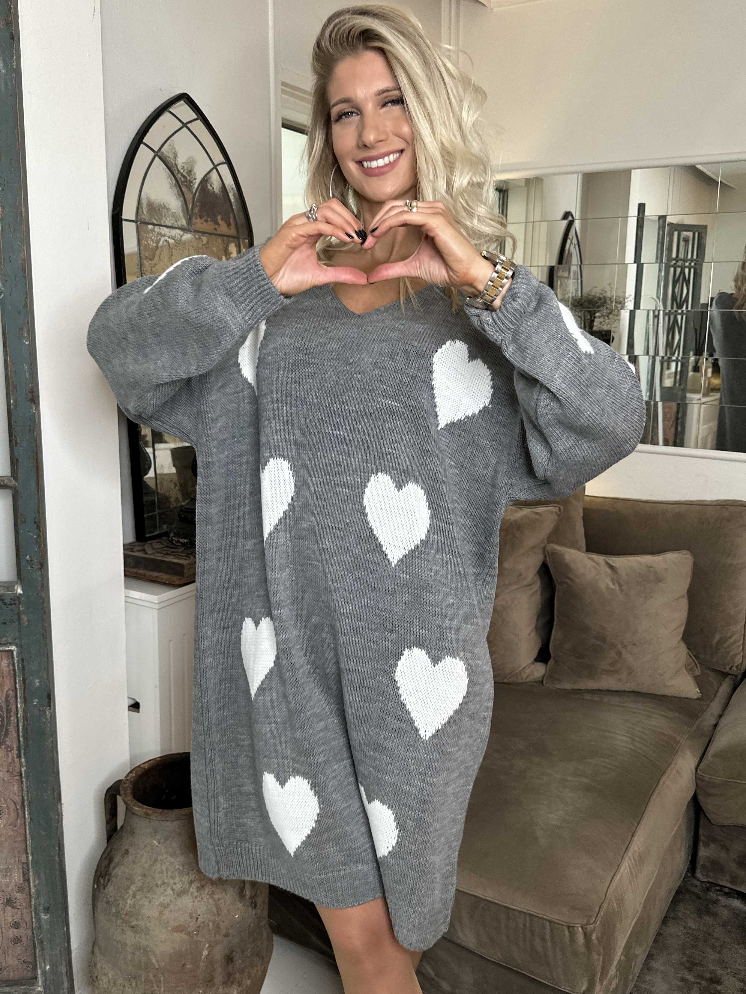 Lela - Strikkjole med hjerter